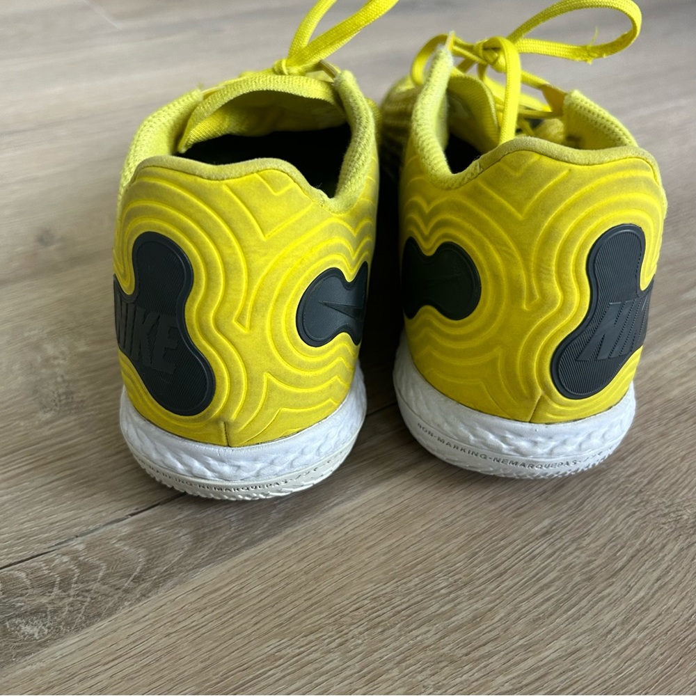 Nike React Gato Indoor/Futsal Low Top Soccer Shoes - Picture 7 of 9